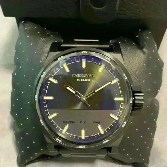 🔥NIB: Men’s Diesel watch - Picture 1 of 4